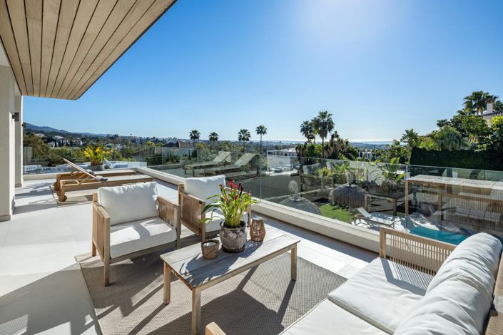 Image No.27-5 Bed Property for sale