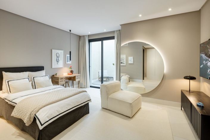 Image No.3-5 Bed Property for sale