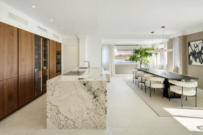 Image No.13-5 Bed Property for sale