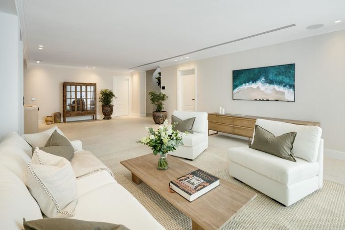 Image No.19-5 Bed Property for sale