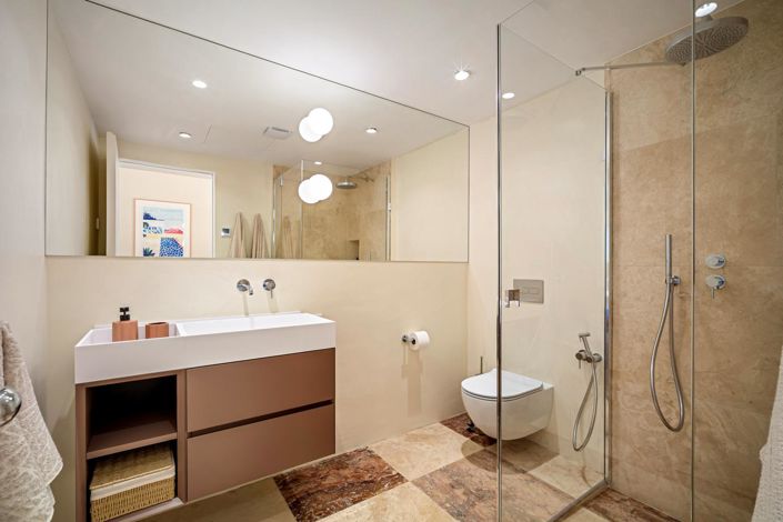 Image No.12-4 Bed Property for sale