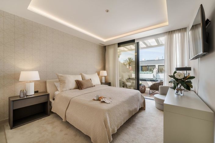 Image No.16-5 Bed Property for sale