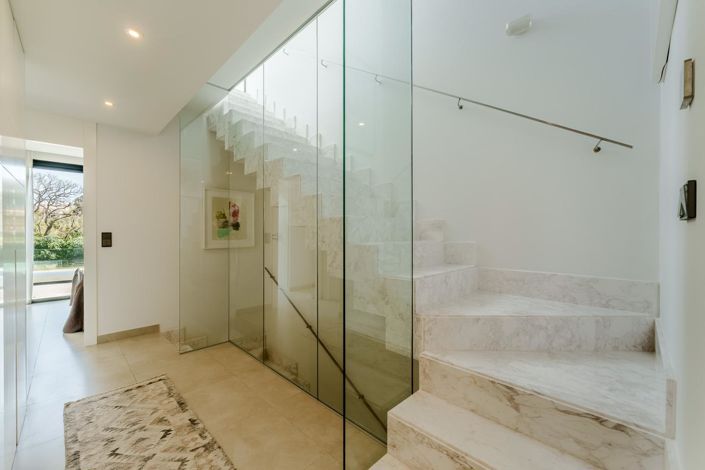 Image No.17-5 Bed Property for sale