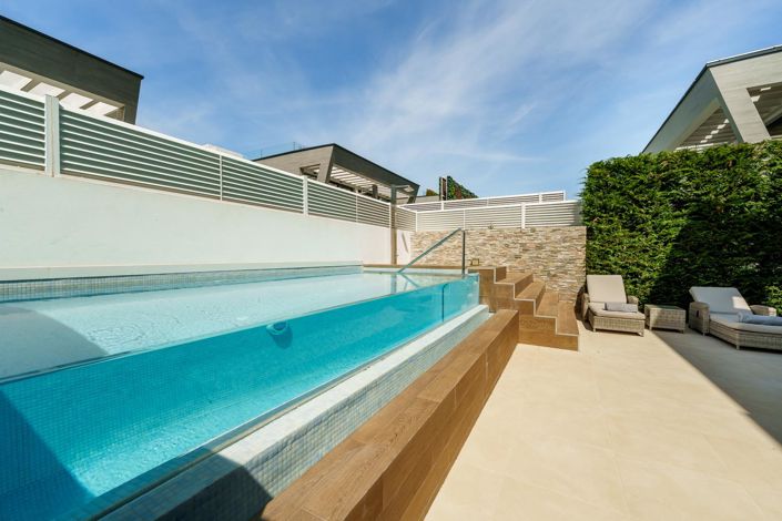 Image No.23-5 Bed Property for sale