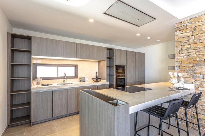 Image No.10-4 Bed Property for sale