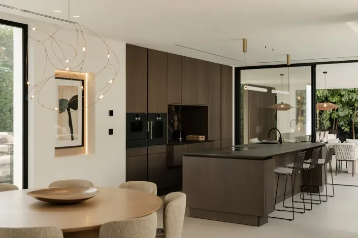 Image No.3-5 Bed Property for sale