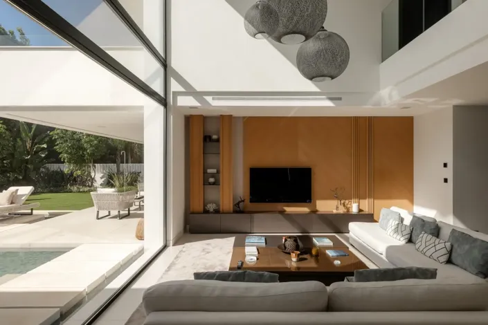 Image No.5-5 Bed Property for sale