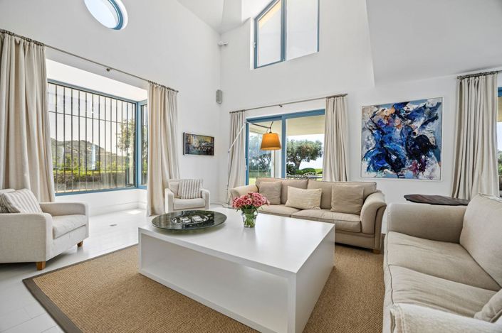 Image No.23-5 Bed Property for sale