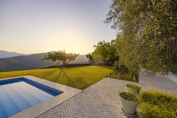 Image No.4-5 Bed Property for sale