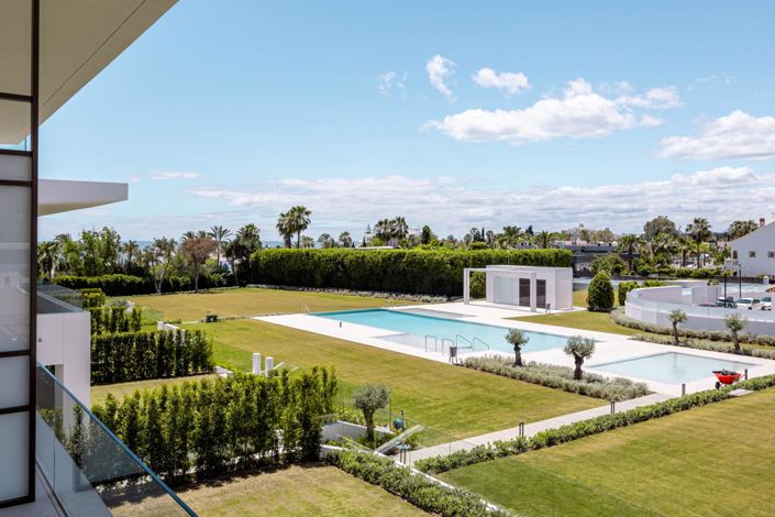 Image No.12-3 Bed Property for sale