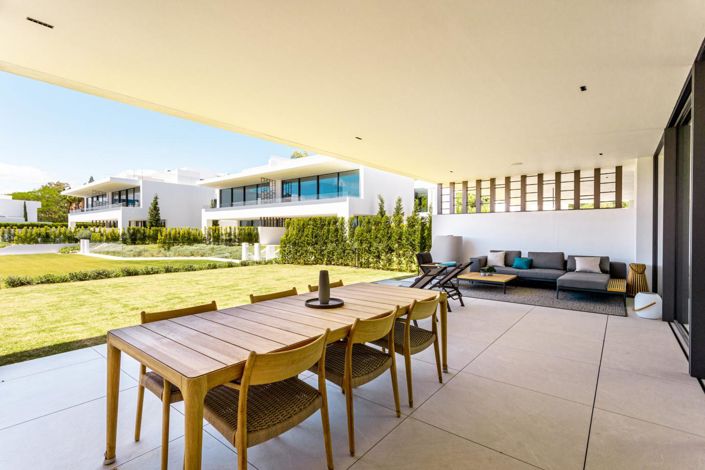 Image No.13-3 Bed Property for sale