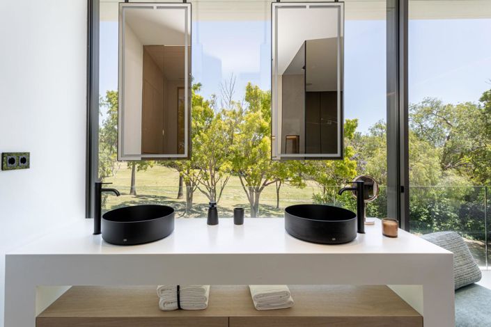 Image No.14-3 Bed Property for sale