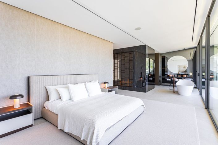 Image No.15-3 Bed Property for sale