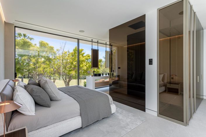 Image No.18-3 Bed Property for sale