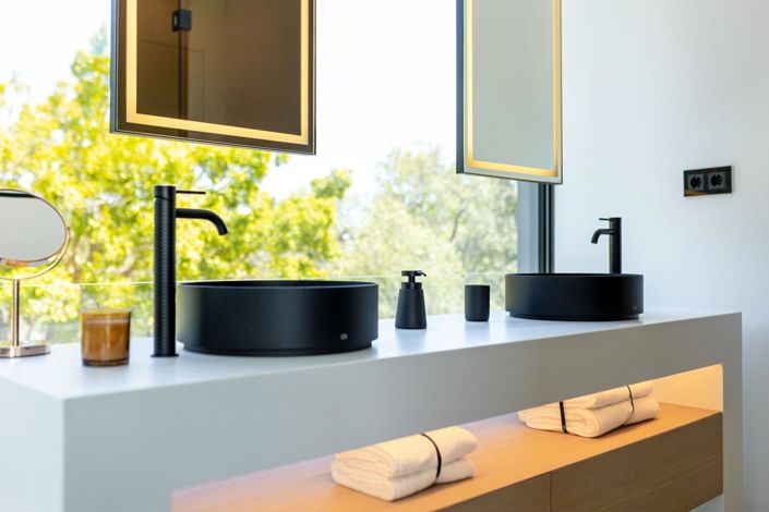 Image No.25-3 Bed Property for sale