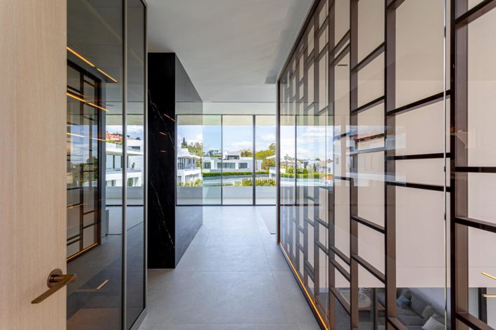 Image No.28-3 Bed Property for sale