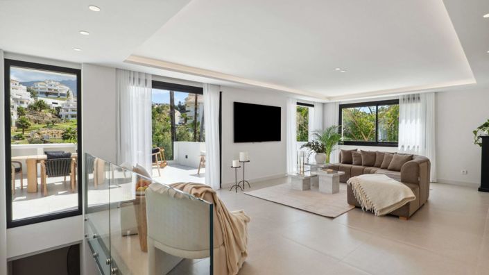 Image No.3-6 Bed Property for sale