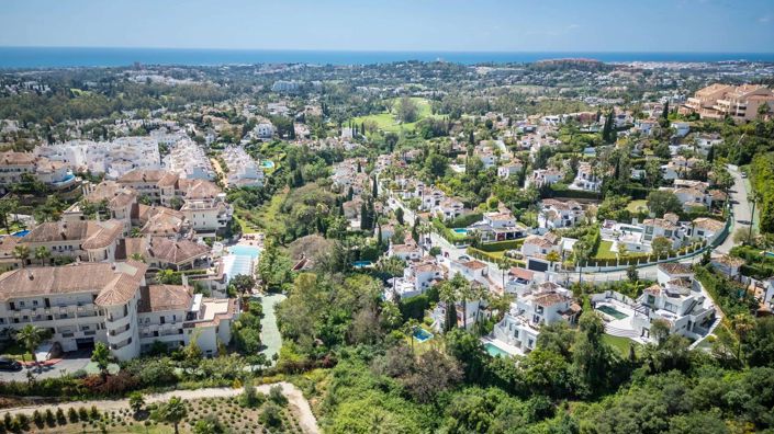 Image No.31-6 Bed Property for sale