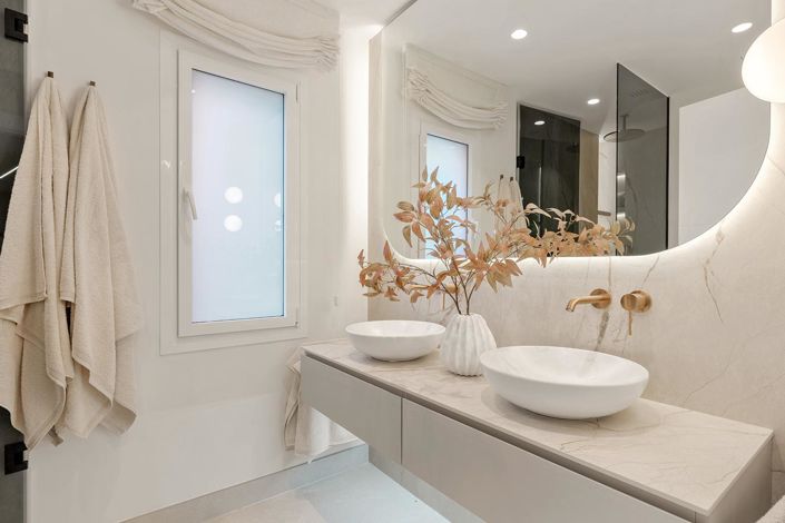 Image No.24-3 Bed Property for sale