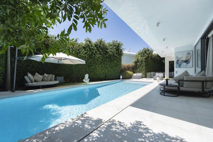 Image No.26-4 Bed Property for sale