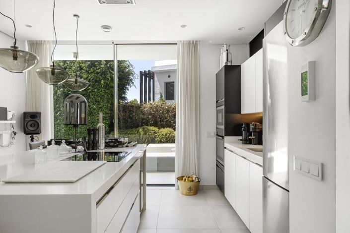 Image No.7-4 Bed Property for sale