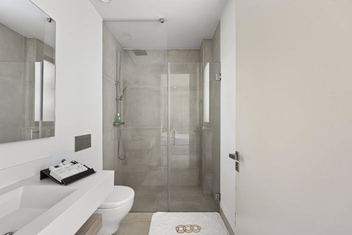 Image No.9-4 Bed Property for sale