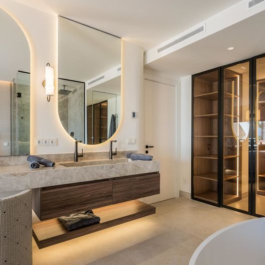 Image No.19-3 Bed Property for sale