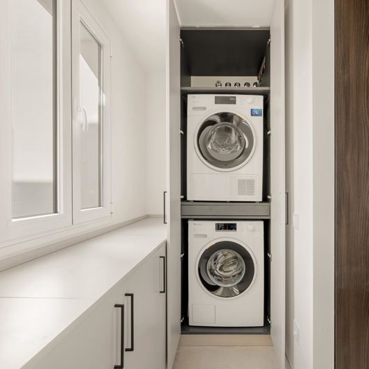 Image No.37-3 Bed Property for sale