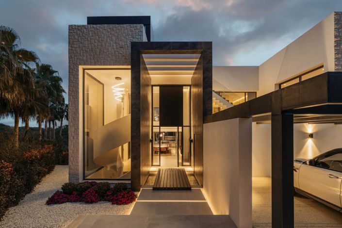 Image No.37-4 Bed Property for sale