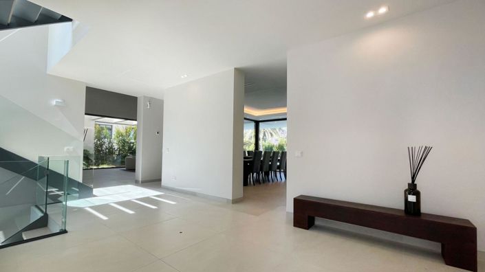 Image No.22-5 Bed Property for sale