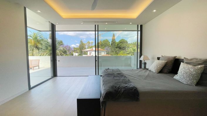 Image No.35-5 Bed Property for sale