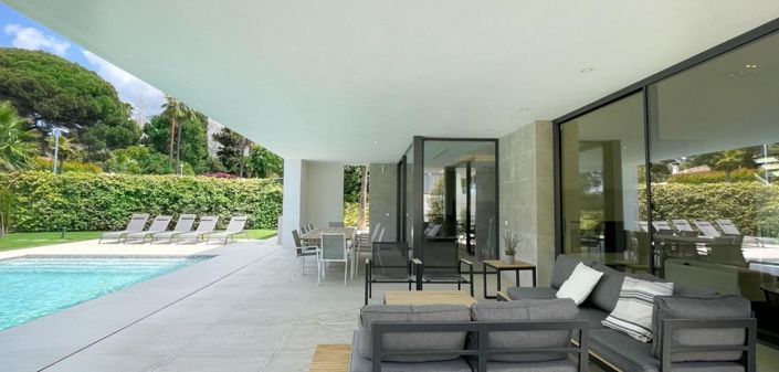 Image No.44-5 Bed Property for sale