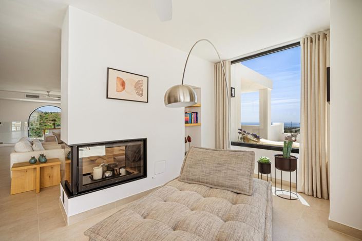 Image No.21-5 Bed Property for sale