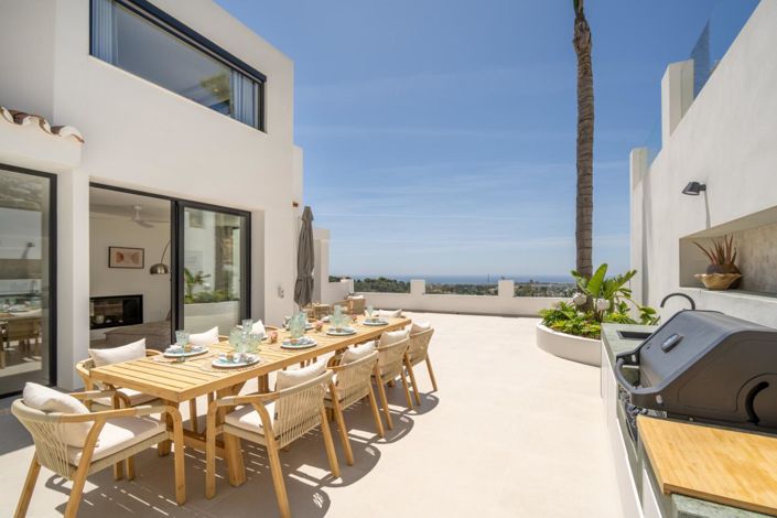 Image No.29-5 Bed Property for sale