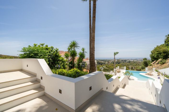 Image No.37-5 Bed Property for sale