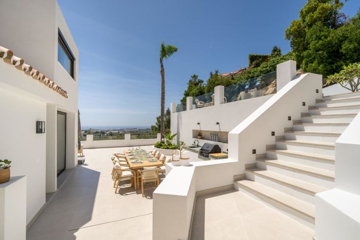 Image No.38-5 Bed Property for sale