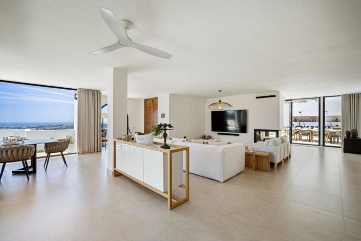 Image No.5-5 Bed Property for sale