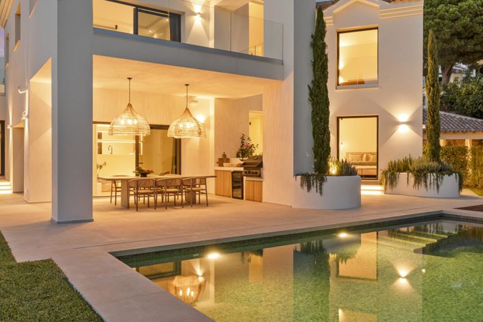 Image No.6-4 Bed Property for sale