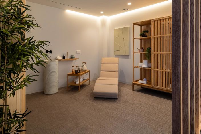 Image No.19-6 Bed Property for sale