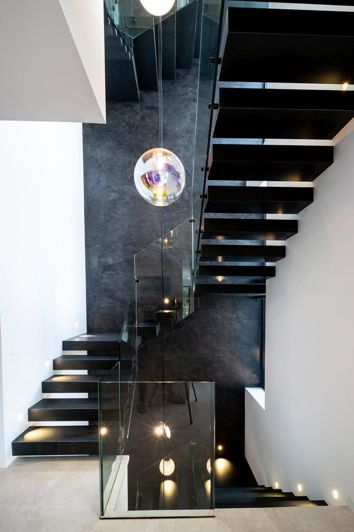 Image No.35-6 Bed Property for sale