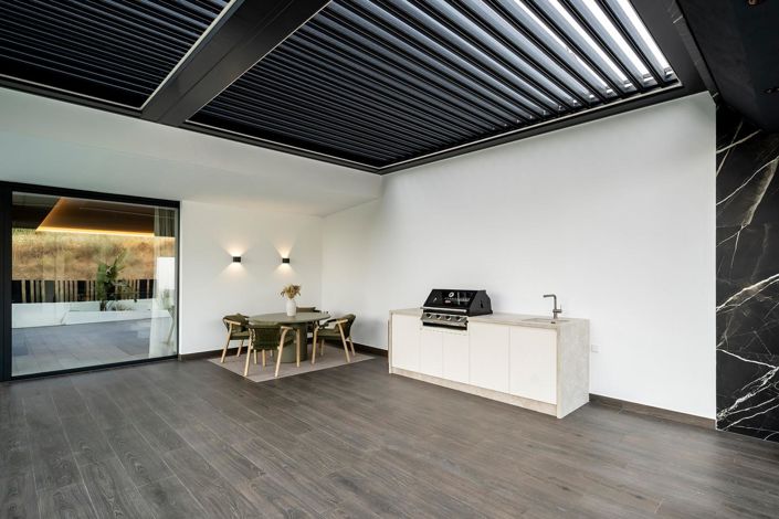 Image No.37-6 Bed Property for sale