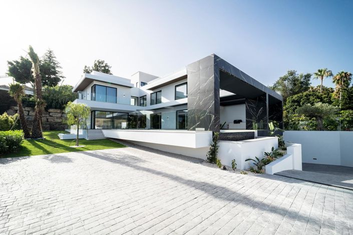 Image No.52-6 Bed Property for sale