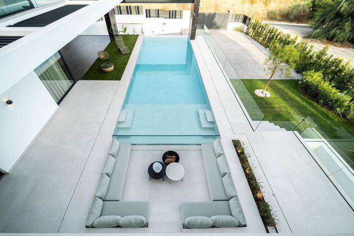 Image No.54-6 Bed Property for sale