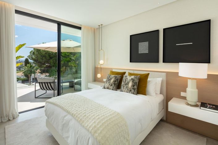 Image No.6-5 Bed Property for sale