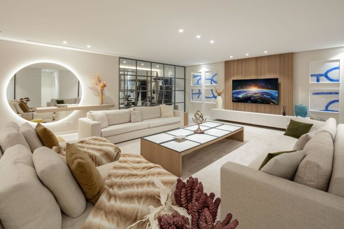 Image No.7-5 Bed Property for sale