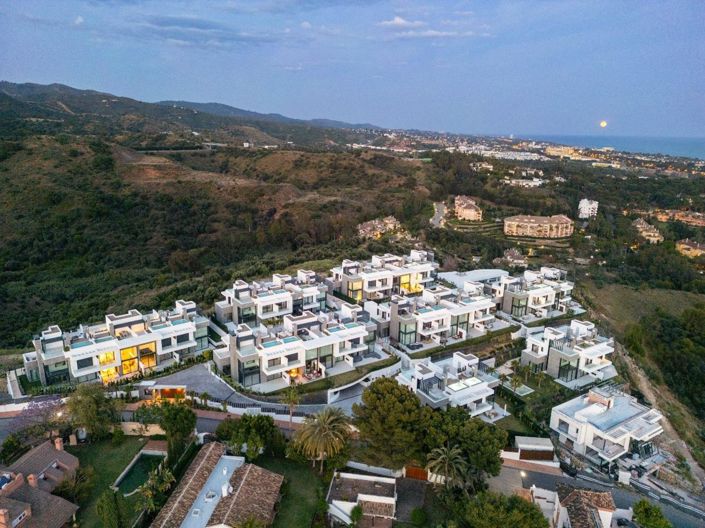 Image No.15-4 Bed Property for sale