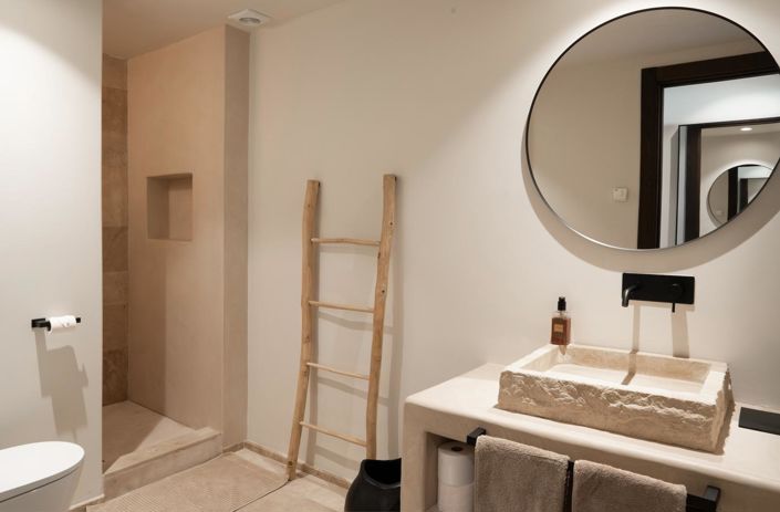 Image No.23-5 Bed Property for sale