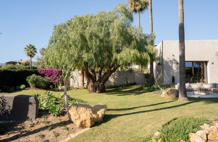 Image No.24-5 Bed Property for sale