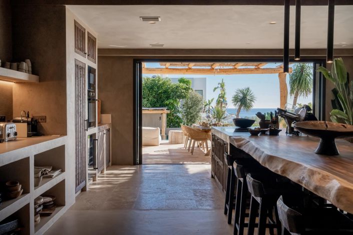 Image No.8-5 Bed Property for sale