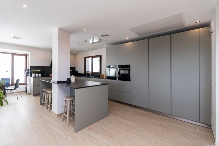 Image No.26-4 Bed Property for sale